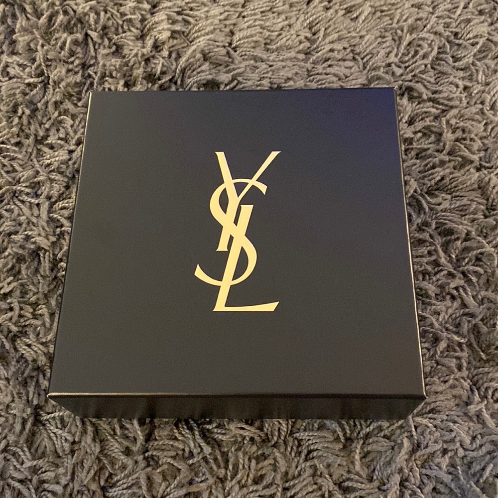 PERFECT CONDITION YSL GIFTBOX